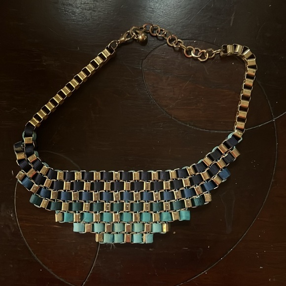 Selling the stand with 3 necklaces - Picture 2 of 4